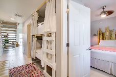 Condominium in Destin - 7F, Nama-Stay