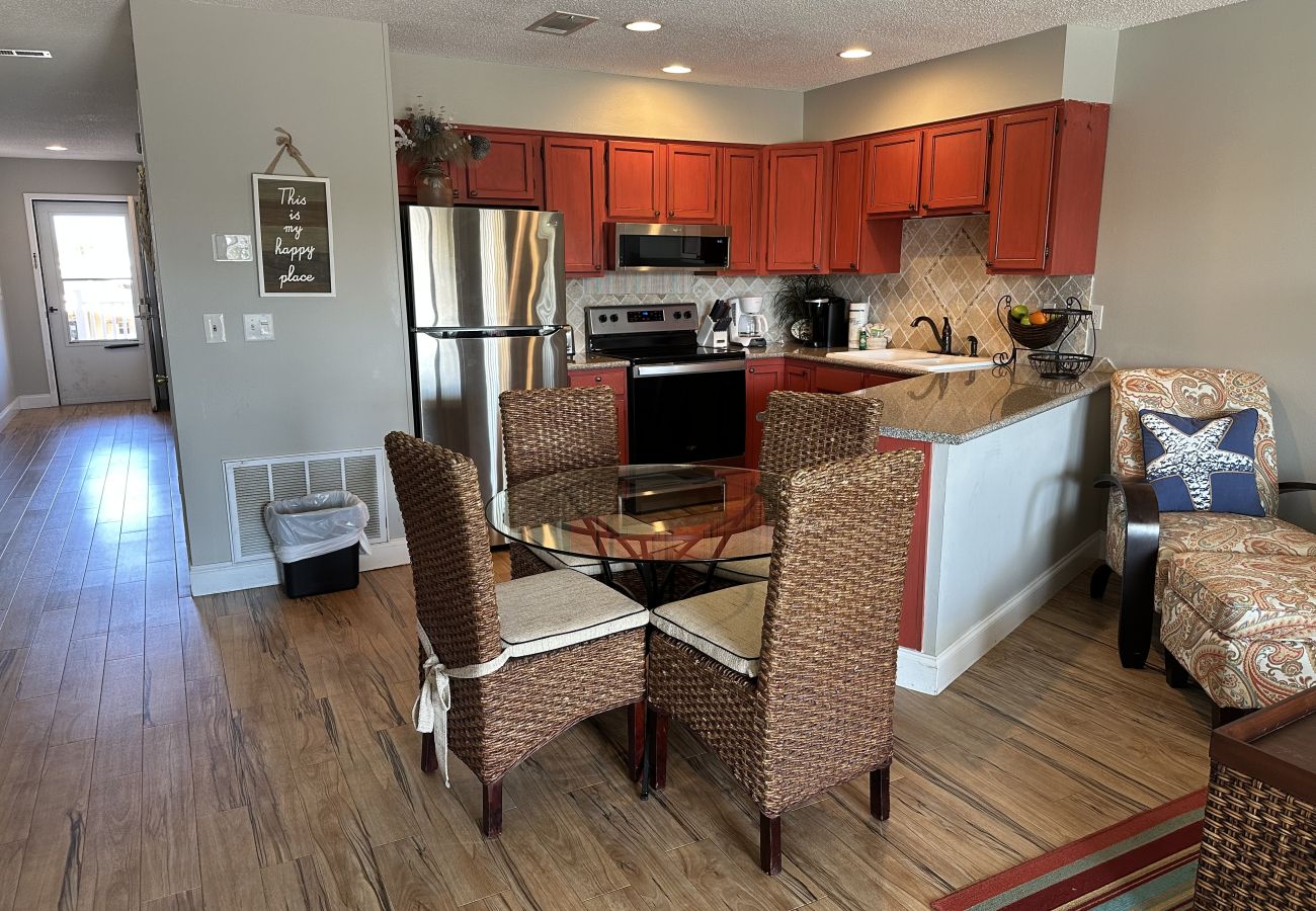 Condominium in Destin - 8E Beachy Keen