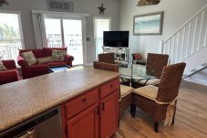 Condominium in Destin - 8E Beachy Keen