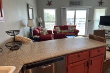 Condominium in Destin - 8E Beachy Keen