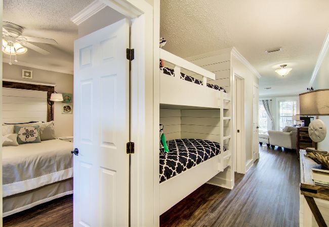 Condominium in Destin - 8A, Settle on the Sand