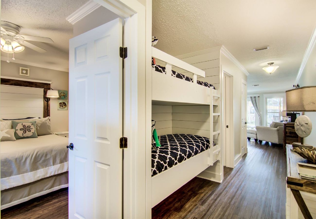 Condominium in Destin - 8A, Settle on the Sand